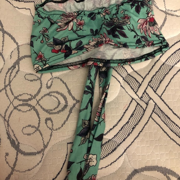 Light blue crop top - Picture 2 of 2